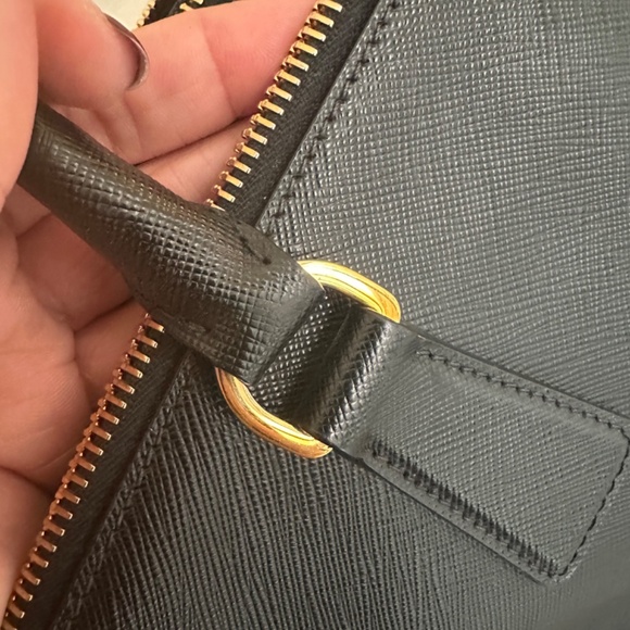 Black Prada Medium Galleria Saffiano Bag - Picture 13 of 16